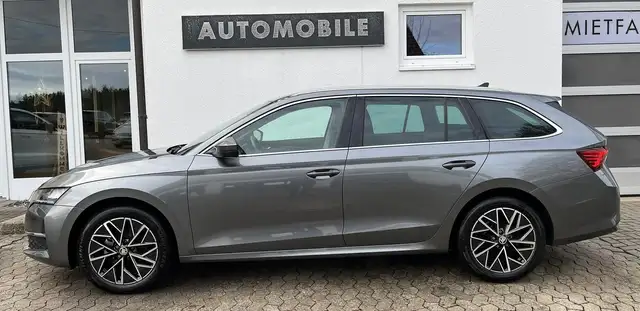Skoda Octavia view 4