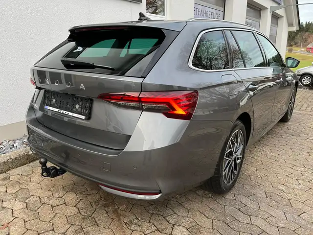Skoda Octavia view 6