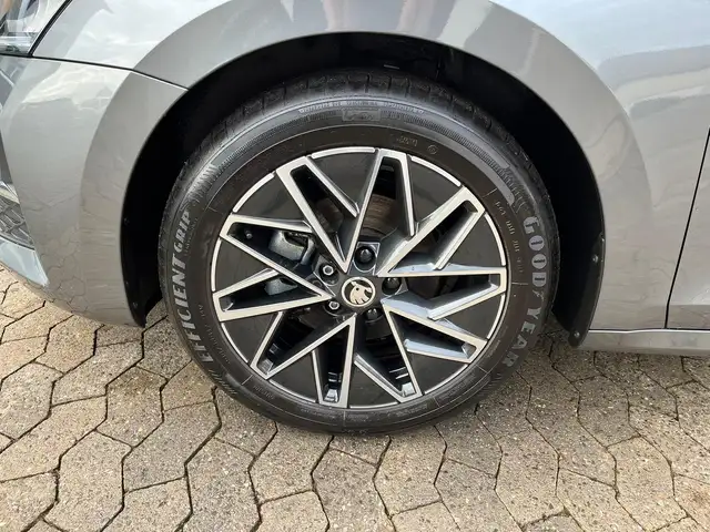 Skoda Octavia view 8