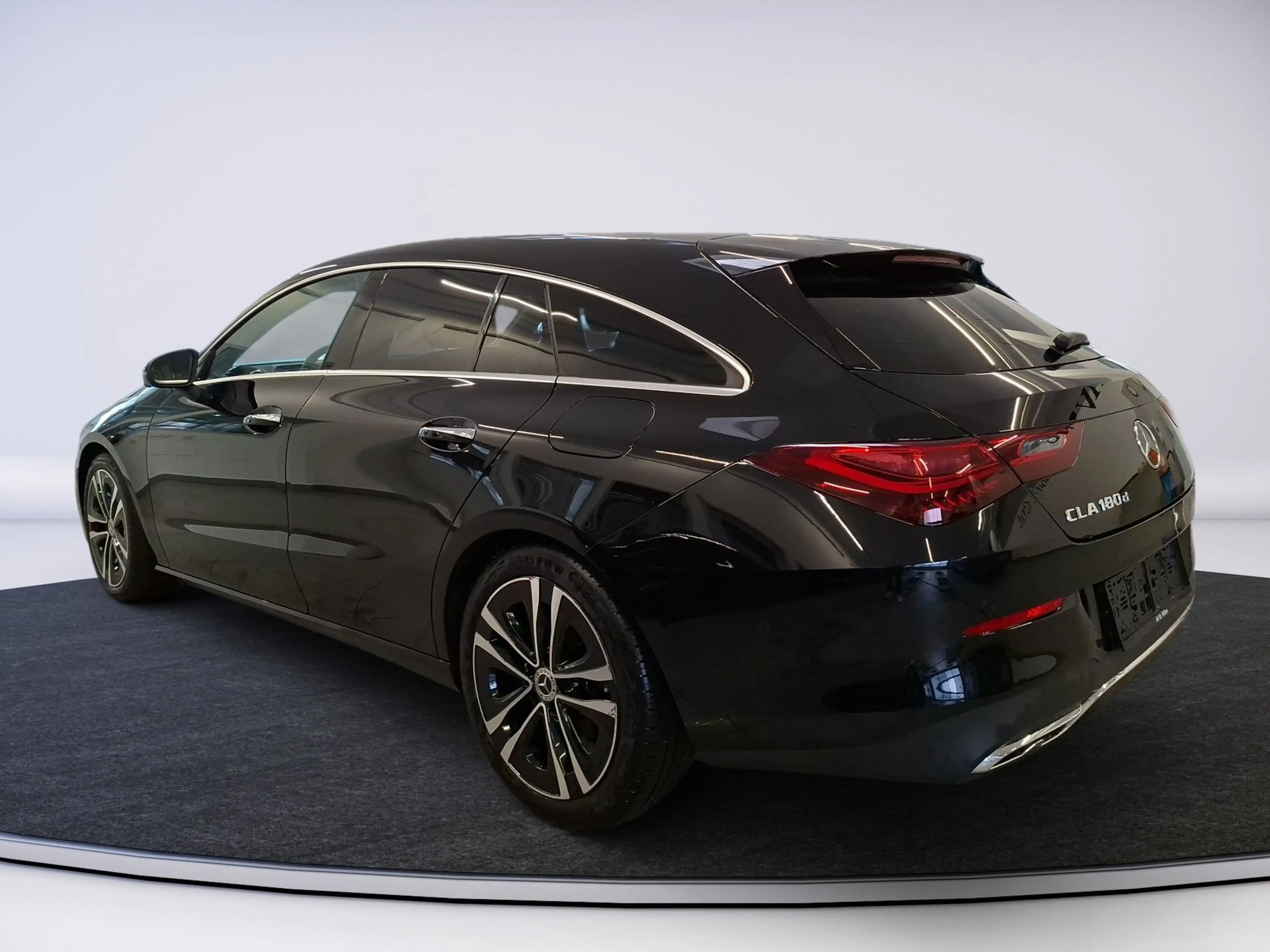 Mercedes-Benz CLA 180 CLA 180 d Shooting Brake PROGRESSIVE Advanced — photo 5
