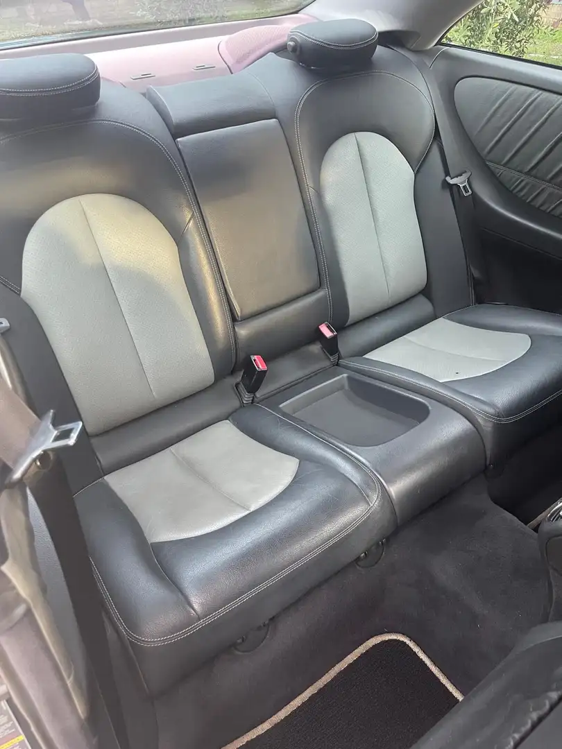 Mercedes-Benz CLK 270 Coupe cdi Avantgarde Comand Edition - 2