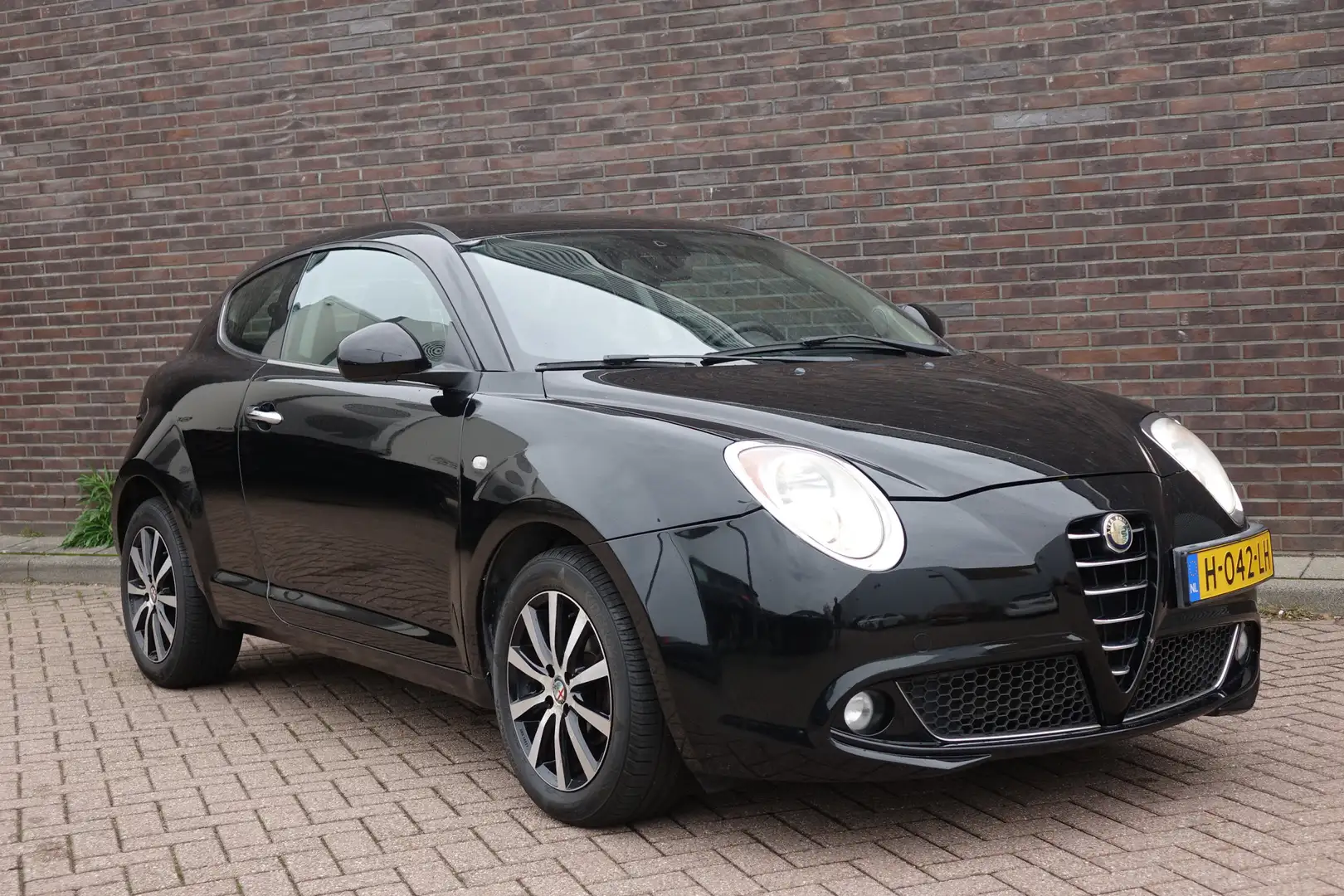Alfa Romeo MiTo 1.4 Progression, airco, sportvelgen, zeer leuke au Schwarz - 2