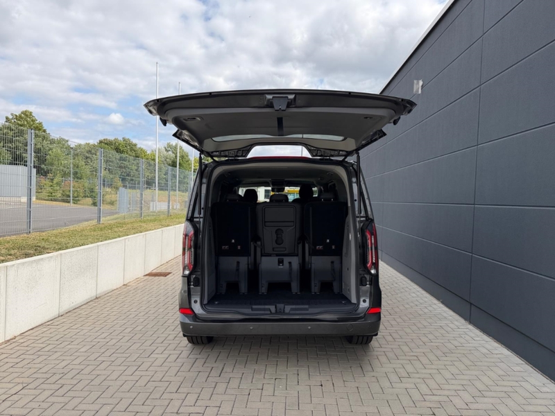 Ford Tourneo Custom 2.5l PHEV Bus M1 340L1 Titanium X FWD B&O — photo 12