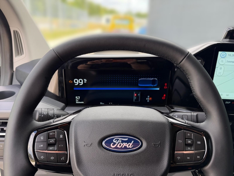 Ford Tourneo Custom 2.5l PHEV Bus M1 340L1 Titanium X FWD B&O — photo 8