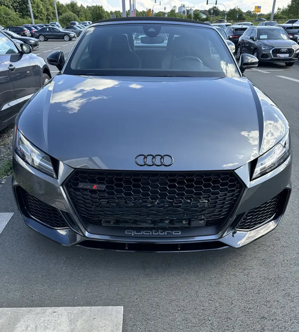 Audi TT RS Roadster quattro S tronic Grijs - 1