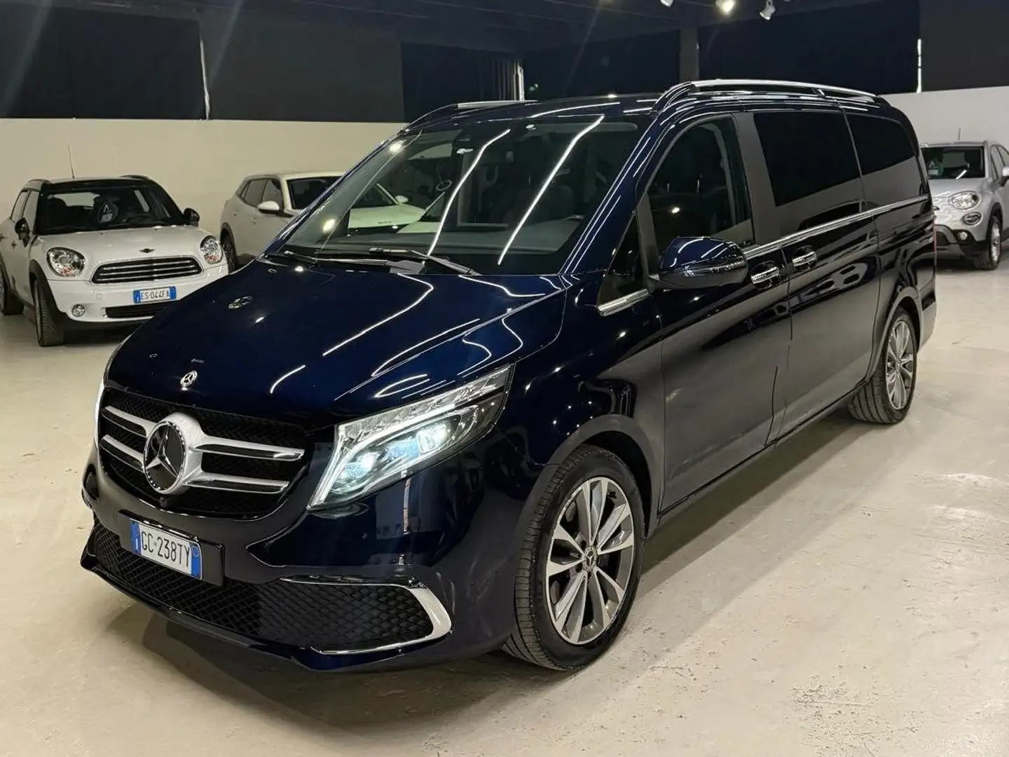 Mercedes-Benz V Classe V - W447 2019 Long Long 300 d Premium auto Blu/Azzurro - 1