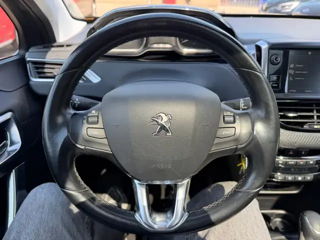 Peugeot 2008 view 9