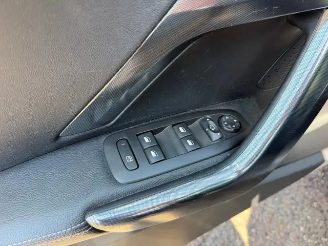 Peugeot 2008 view 8