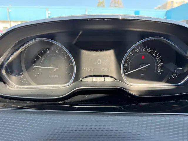 Peugeot 2008 view 13