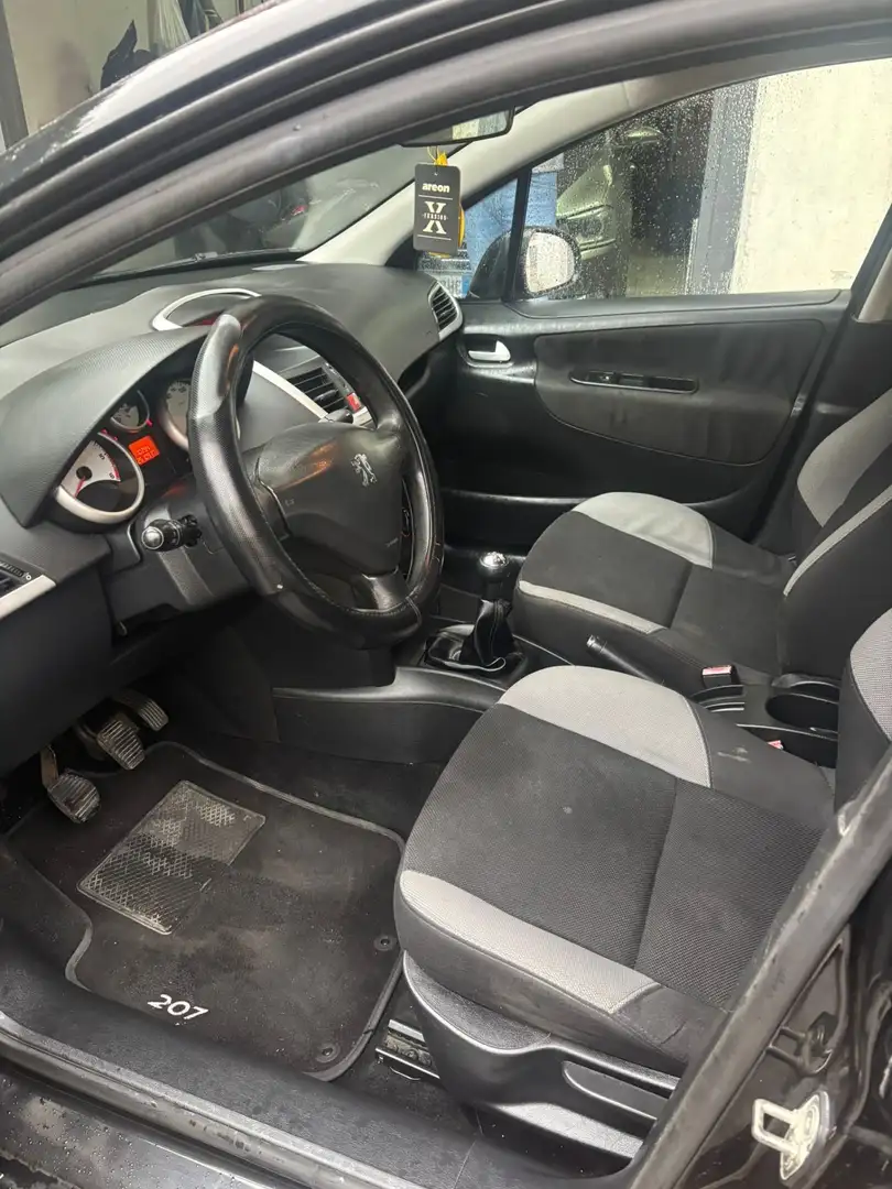 Peugeot 207 5p 1.4 hdi One-Line - 2