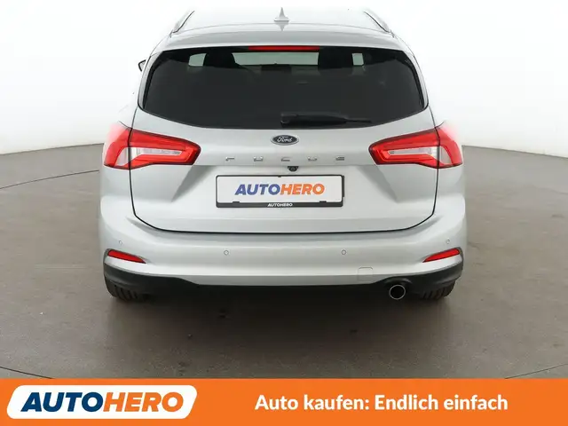 Ford Focus view 5