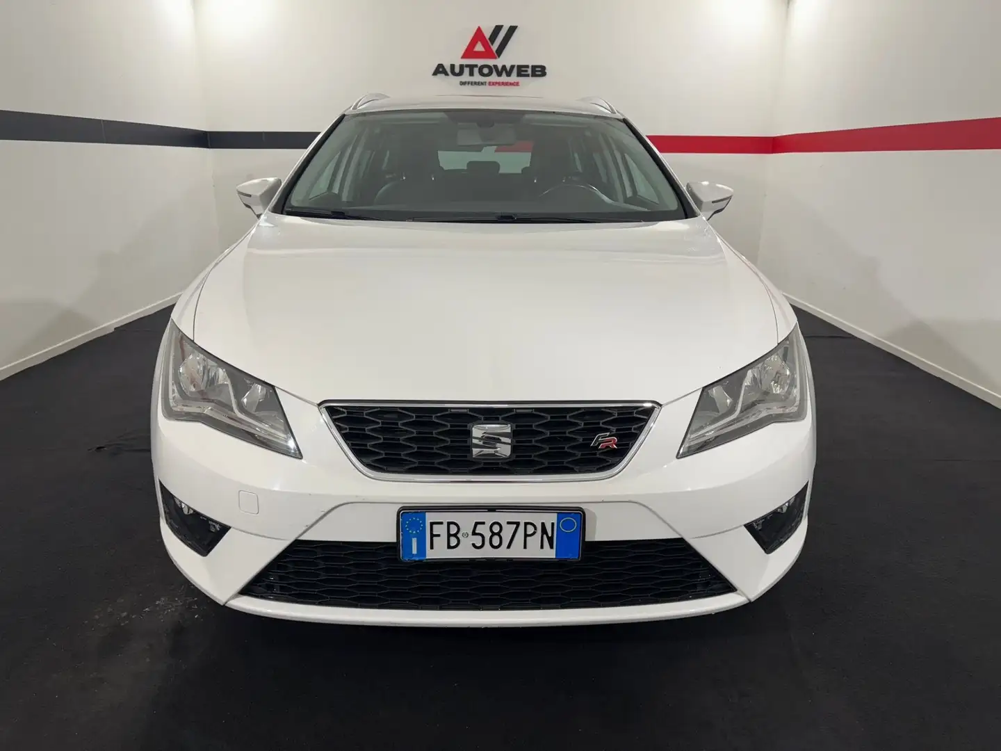 SEAT Leon Leon 2.0 TDI 150 CV FR Bianco - 2