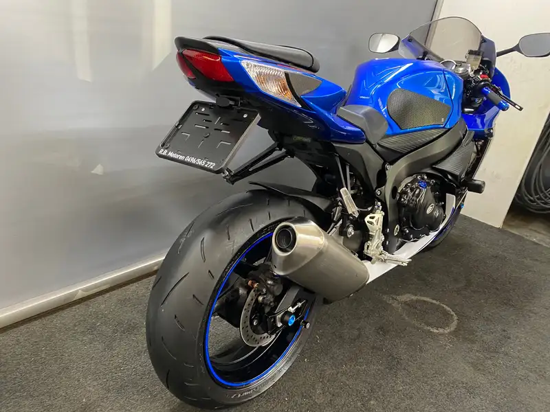 Suzuki GSX-R 600 - foto 8