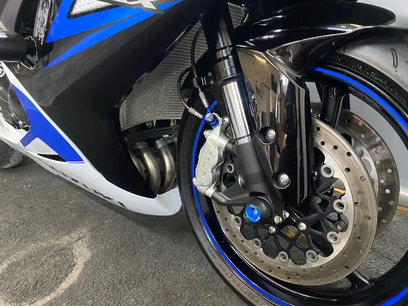 Suzuki GSX-R 600 - foto 5