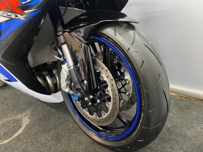 Suzuki GSX-R 600 - foto 6