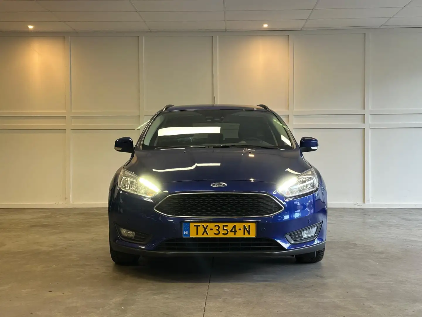 Ford Focus Wagon 1.5 TDCI ST-Line / 2017 / Navi / Cruise / Tr Blauw - 2