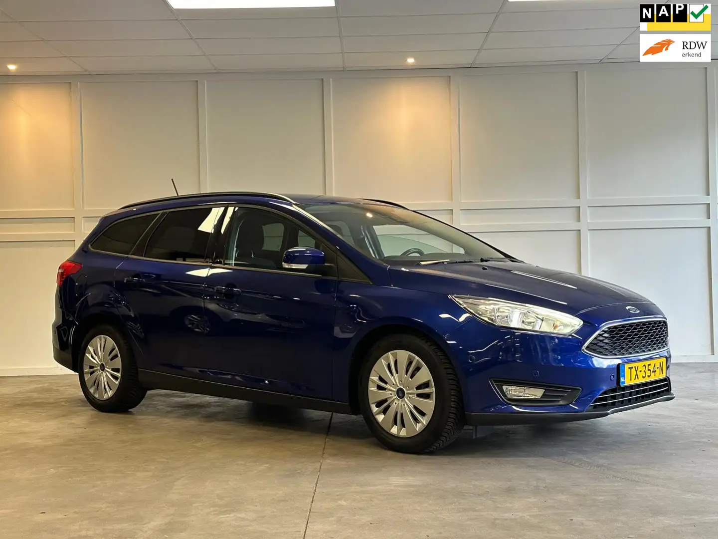 Ford Focus Wagon 1.5 TDCI ST-Line / 2017 / Navi / Cruise / Tr Blauw - 1