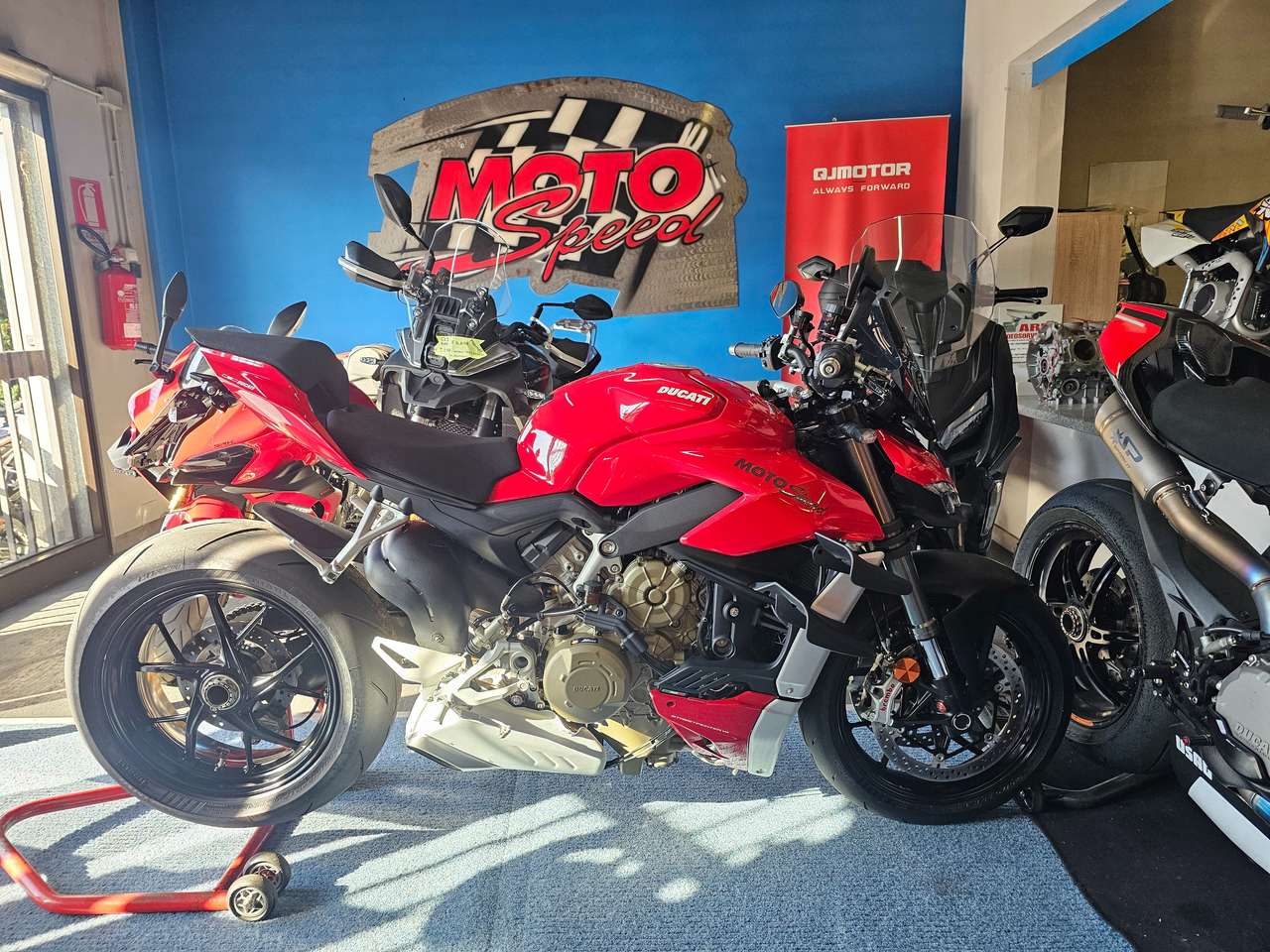 Ducati Streetfighter V4