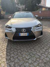 IS III 2017 300h 2.5 Executive cvt