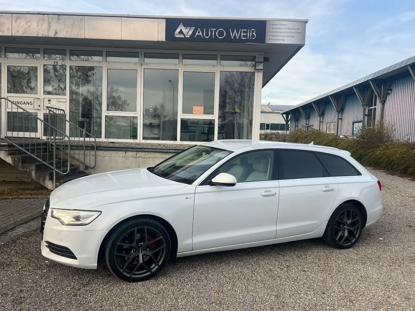 Audi A6 Avant 3.0 TDI quattro/S-INE/LEDER/LED/19-ZOLL Weiß - 2