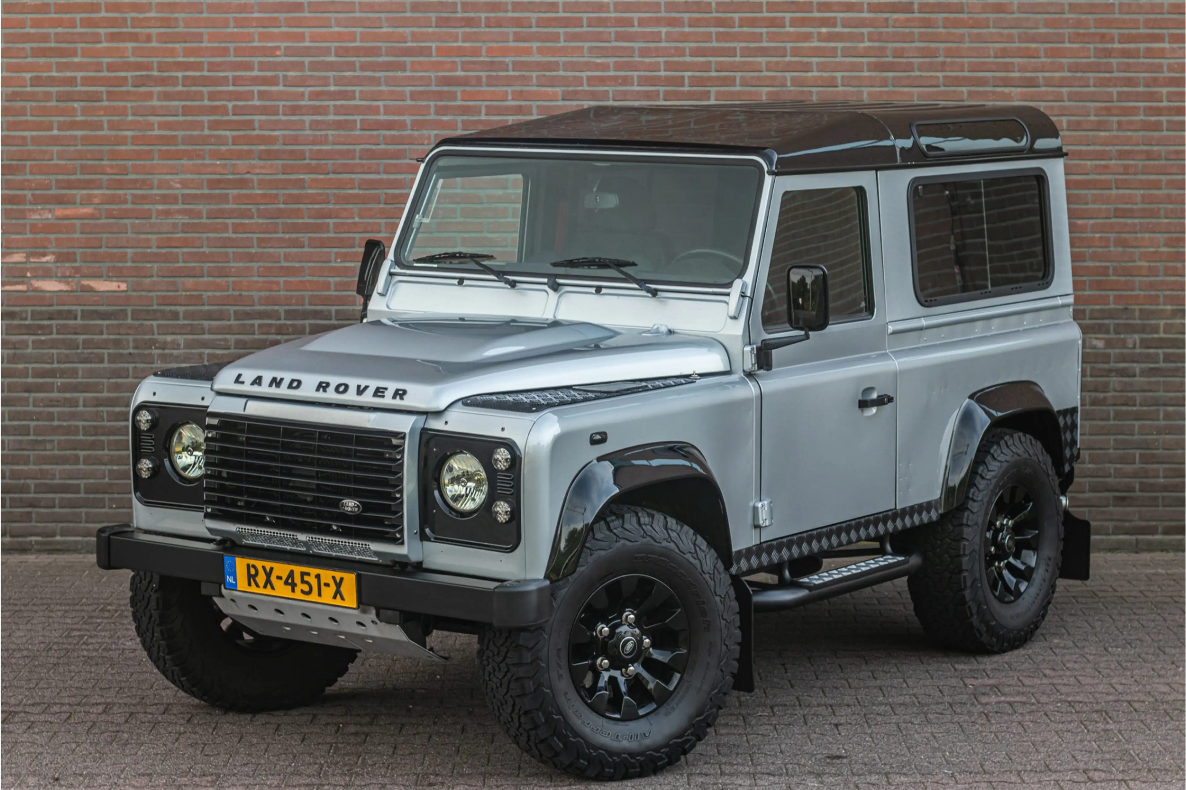 Land Rover Defender 2.4 TD 90 Station Wagon, Carplay, Trekhaak, DAB+, — photo 29