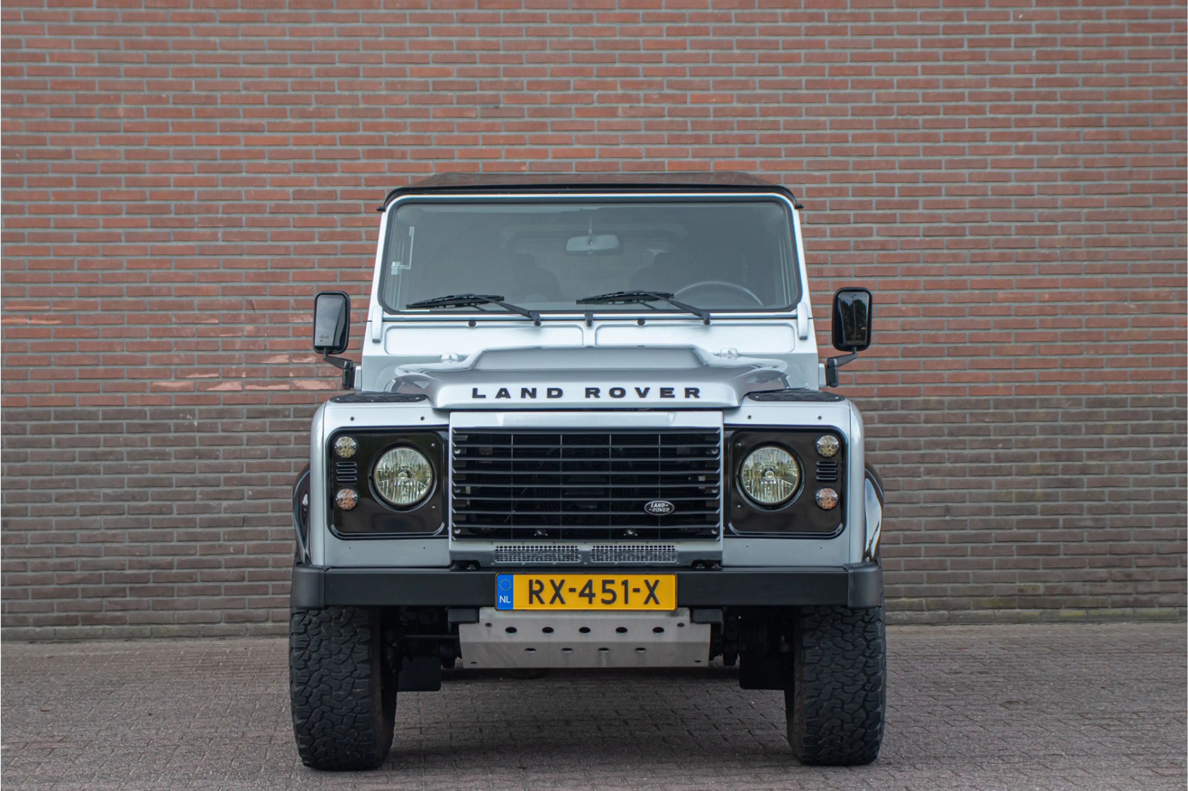 Land Rover Defender 2.4 TD 90 Station Wagon, Carplay, Trekhaak, DAB+, — photo 23