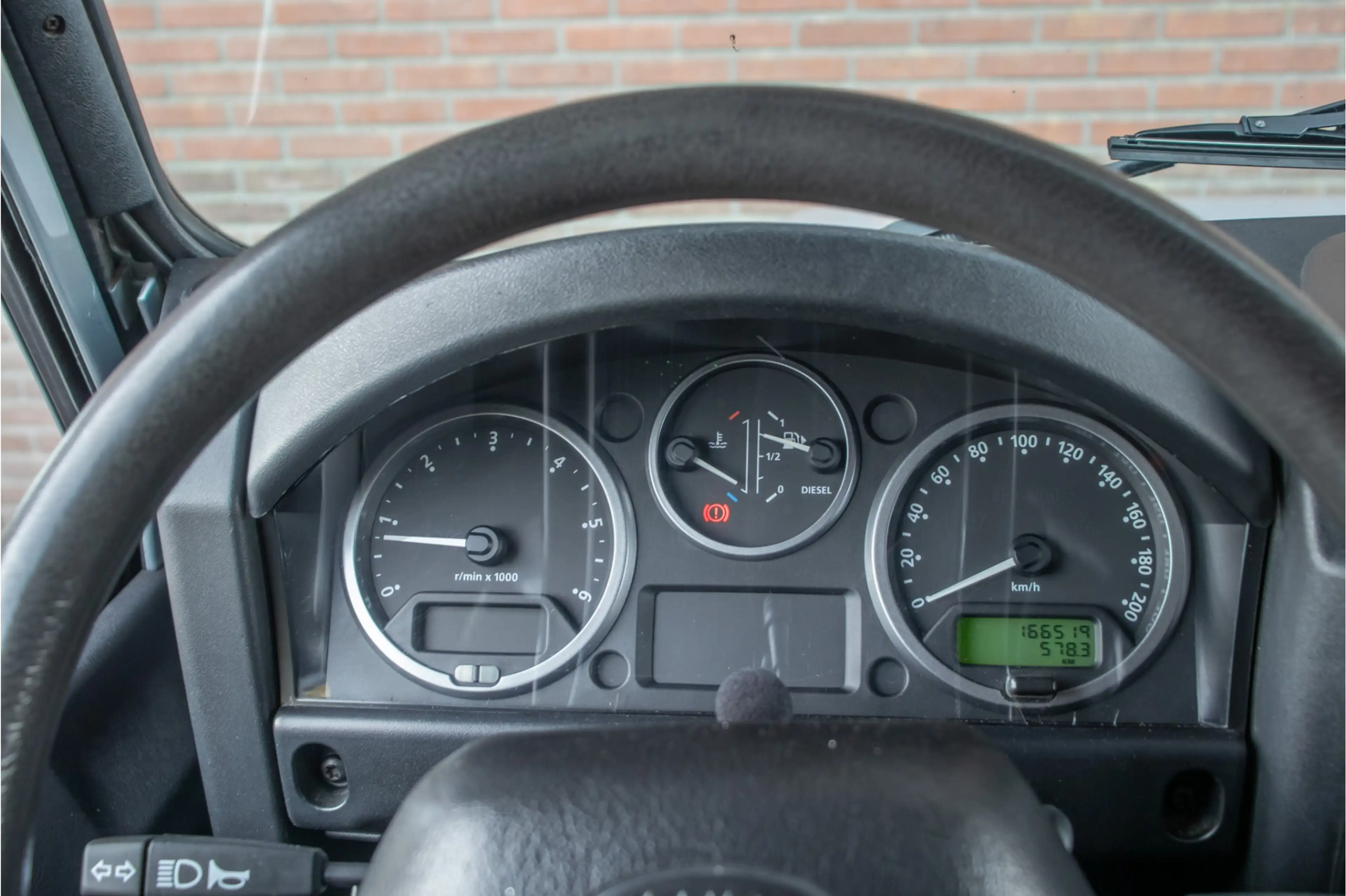 Land Rover Defender 2.4 TD 90 Station Wagon, Carplay, Trekhaak, DAB+, — photo 4