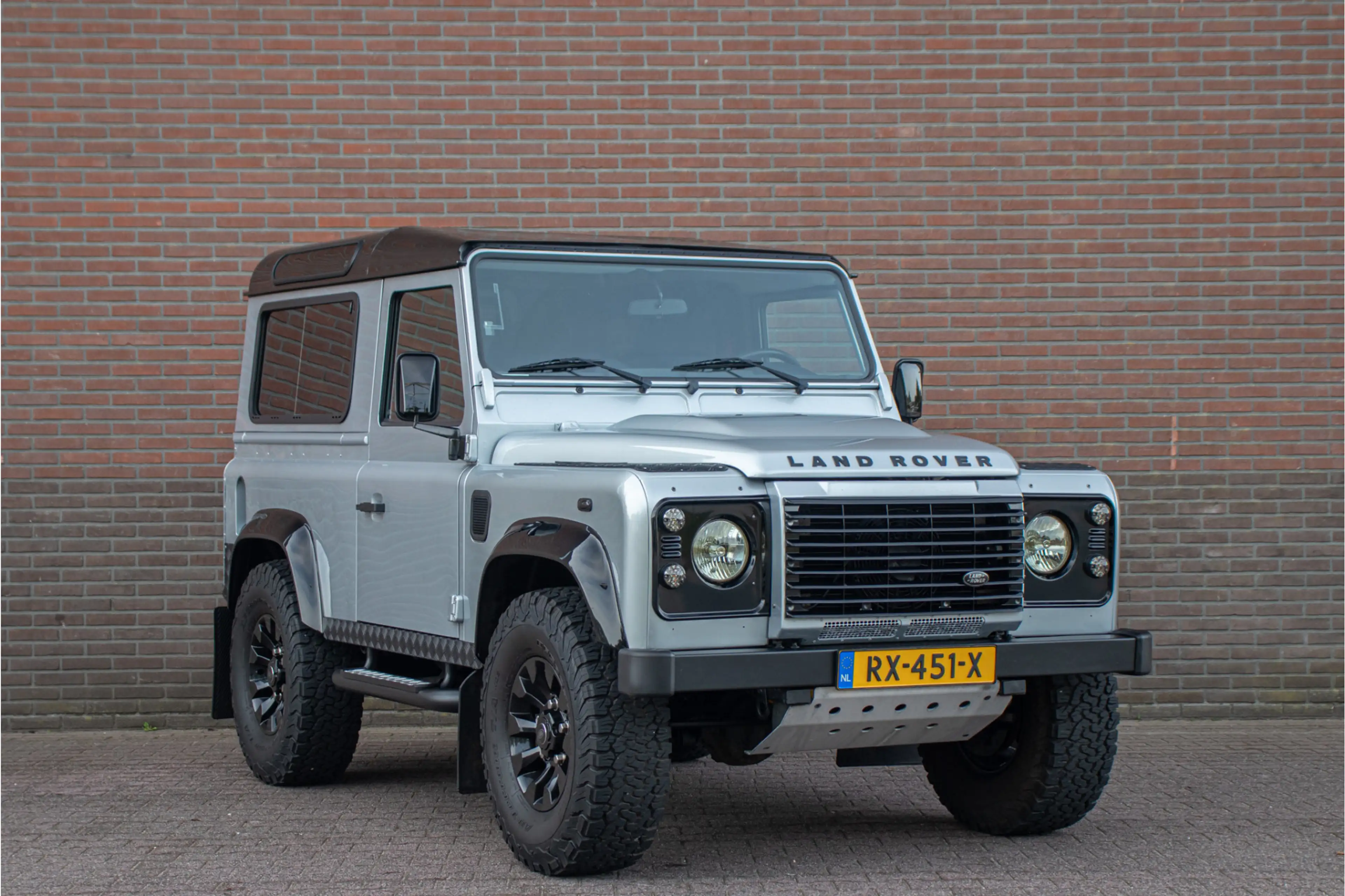 Land Rover Defender 2.4 TD 90 Station Wagon, Carplay, Trekhaak, DAB+, — photo 6