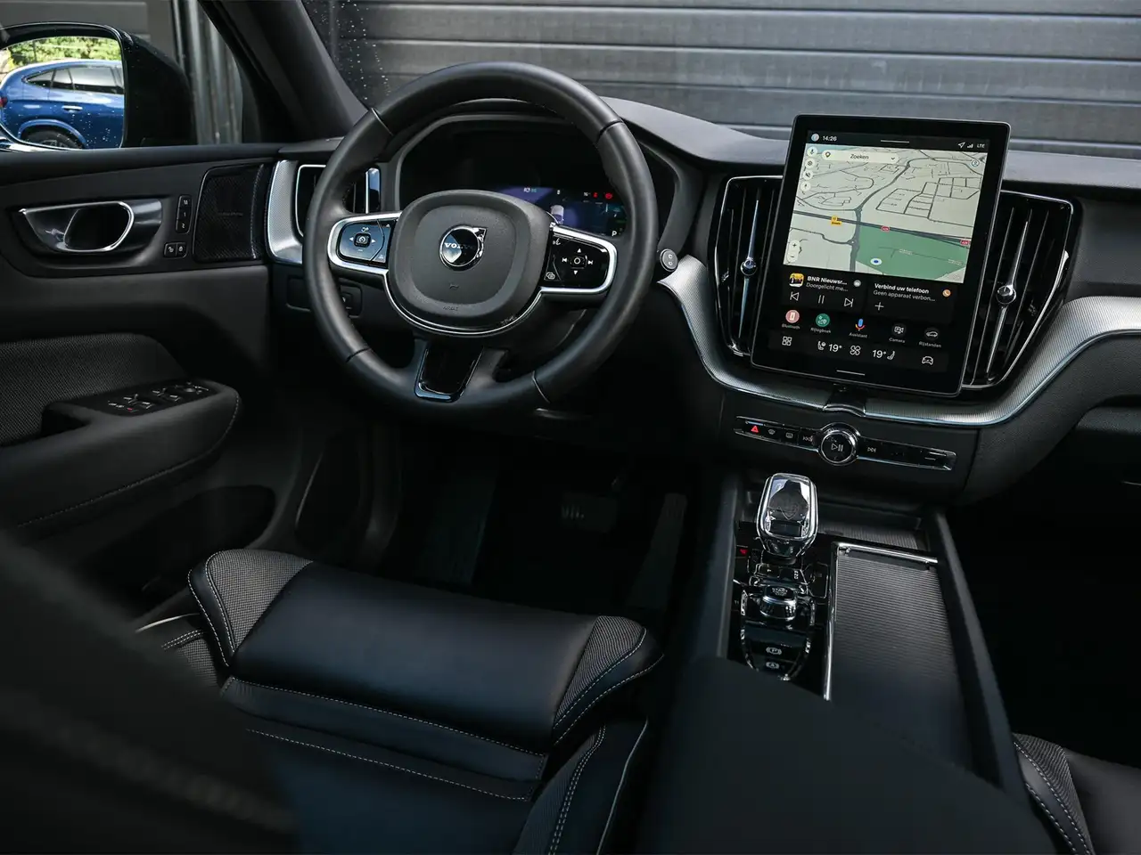 Volvo XC60 2.0 T8 Plug-in hybrid AWD Plus Black Edition Pan, миниатюра 7