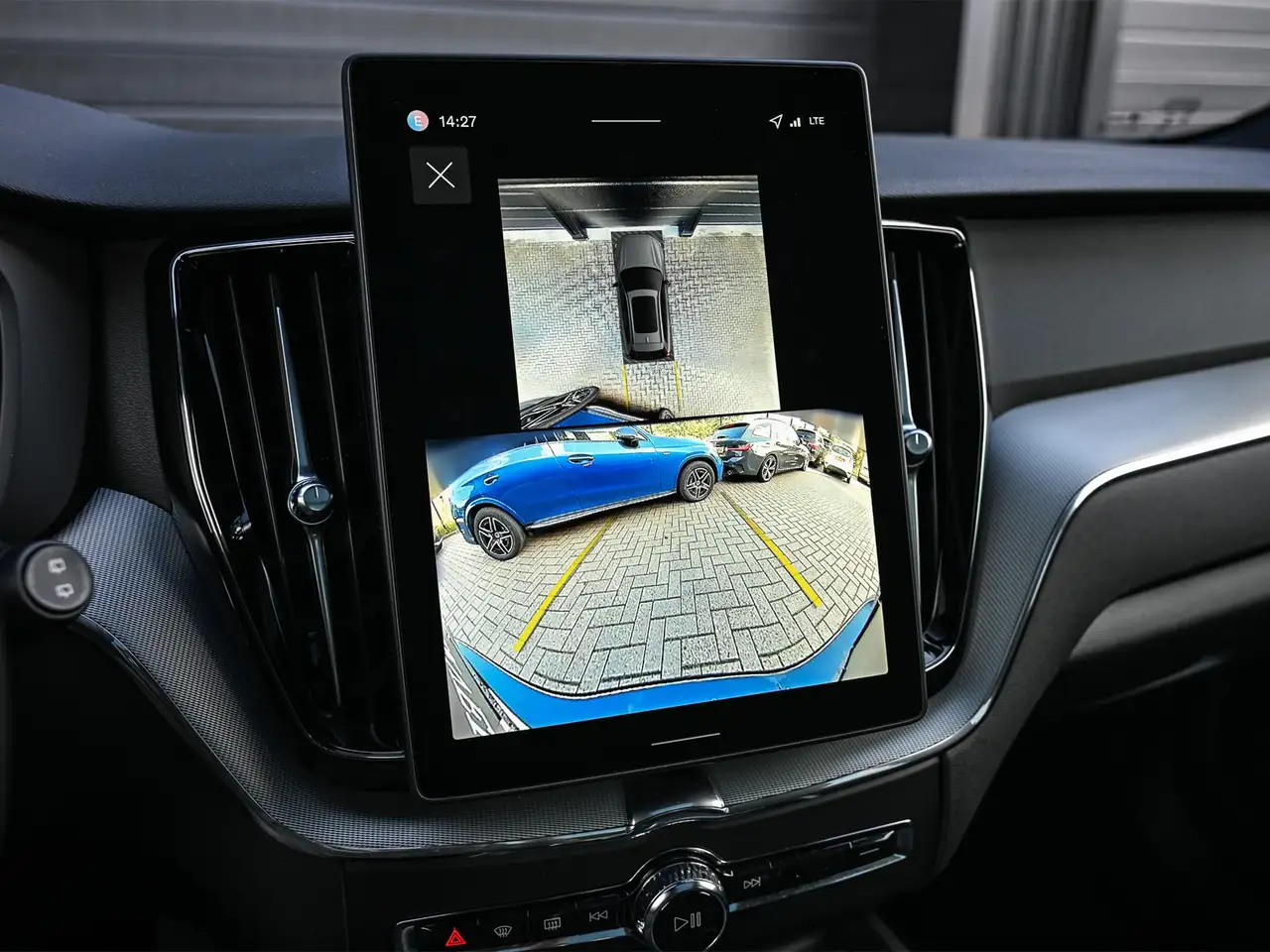 Volvo XC60 2.0 T8 Plug-in hybrid AWD Plus Black Edition Pan, миниатюра 18