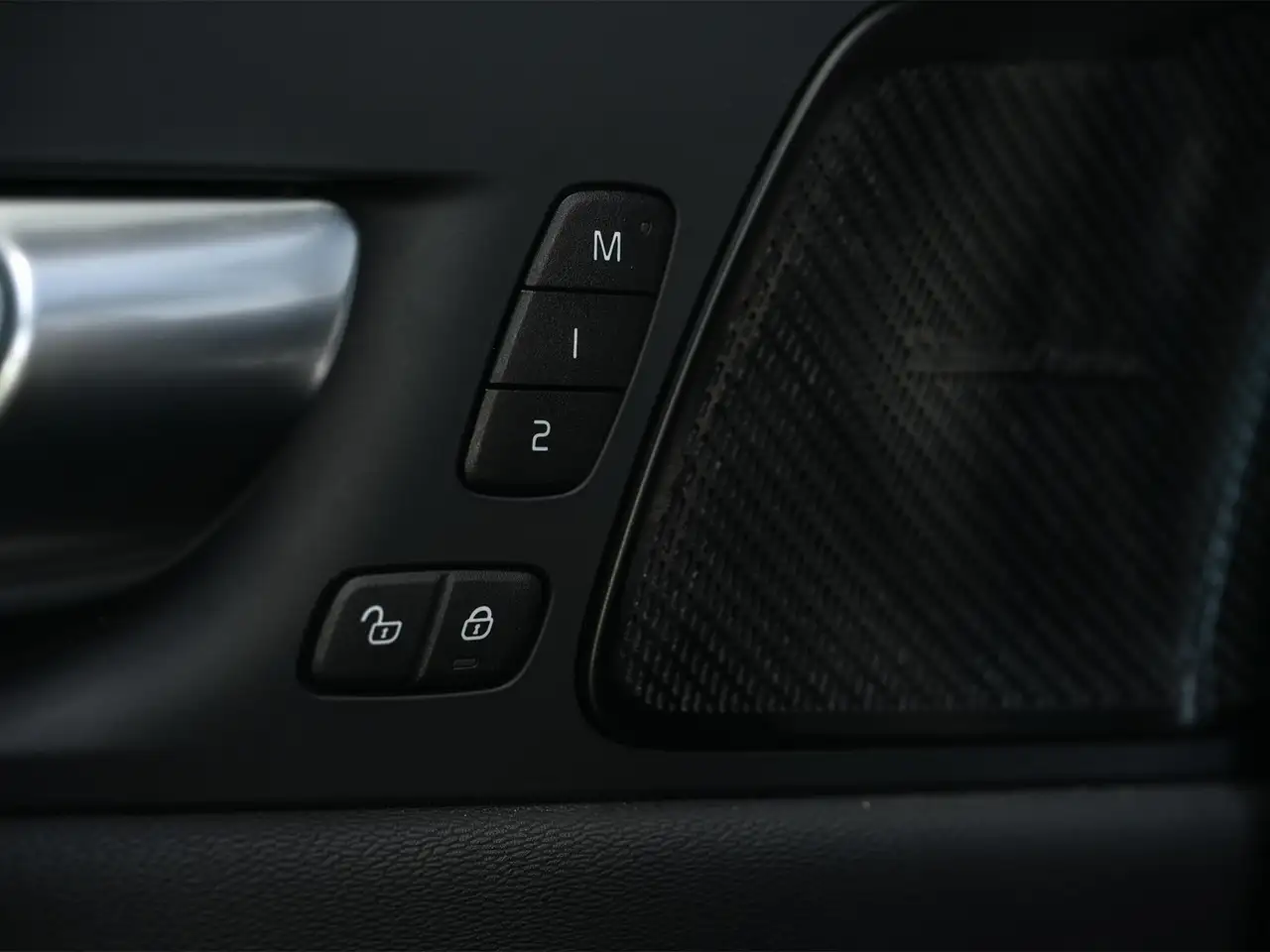 Volvo XC60 2.0 T8 Plug-in hybrid AWD Plus Black Edition Pan, миниатюра 9