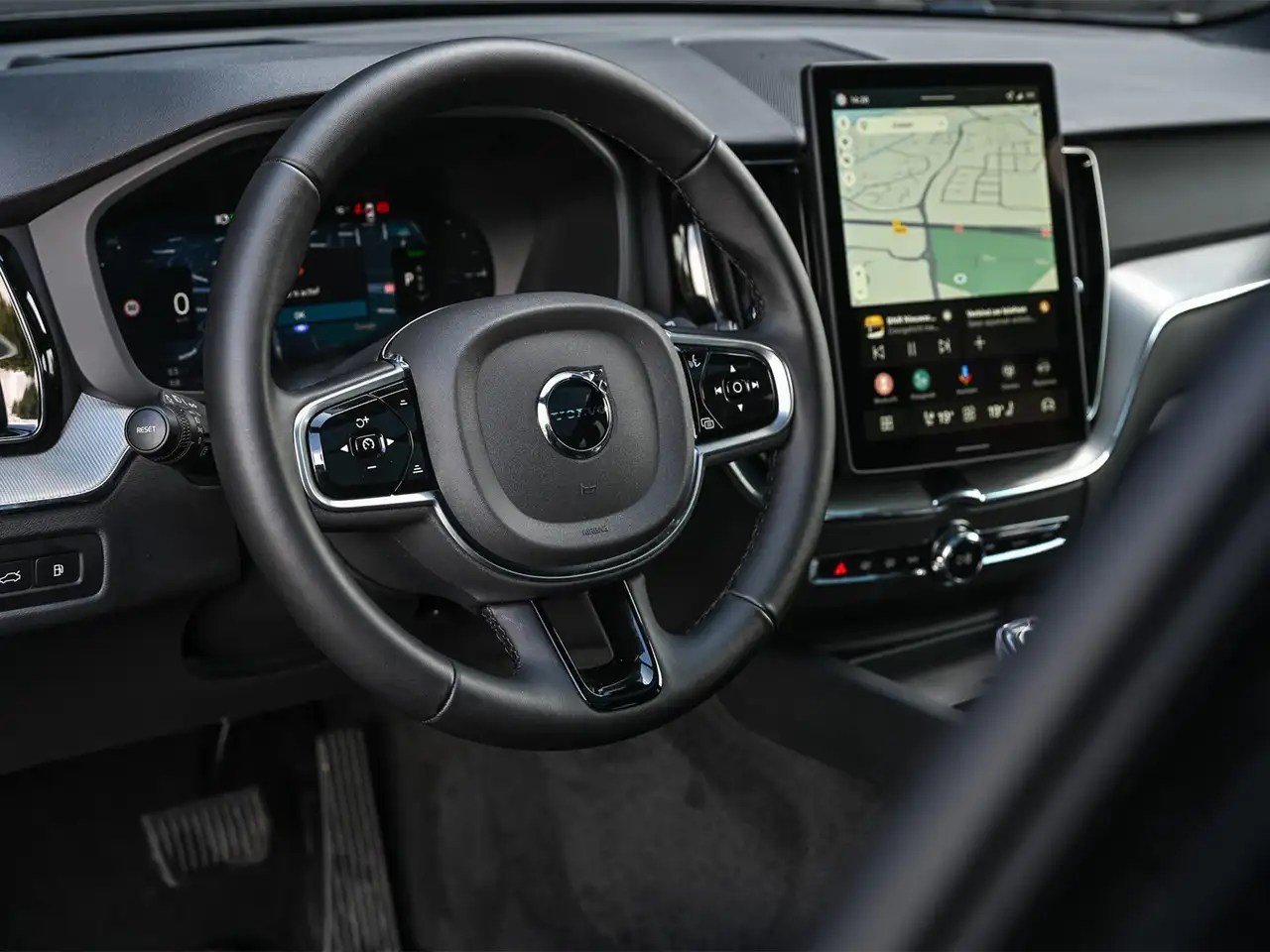 Volvo XC60 2.0 T8 Plug-in hybrid AWD Plus Black Edition Pan, миниатюра 24