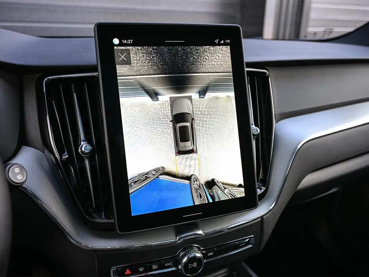 Volvo XC60 2.0 T8 Plug-in hybrid AWD Plus Black Edition Pan, миниатюра 3