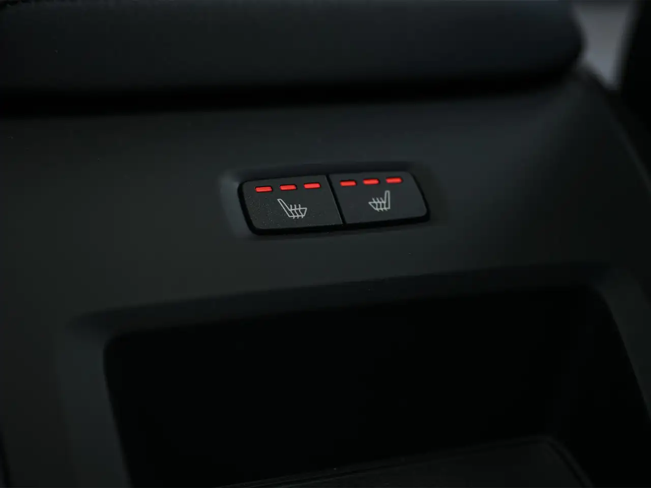 Volvo XC60 2.0 T8 Plug-in hybrid AWD Plus Black Edition Pan, миниатюра 30