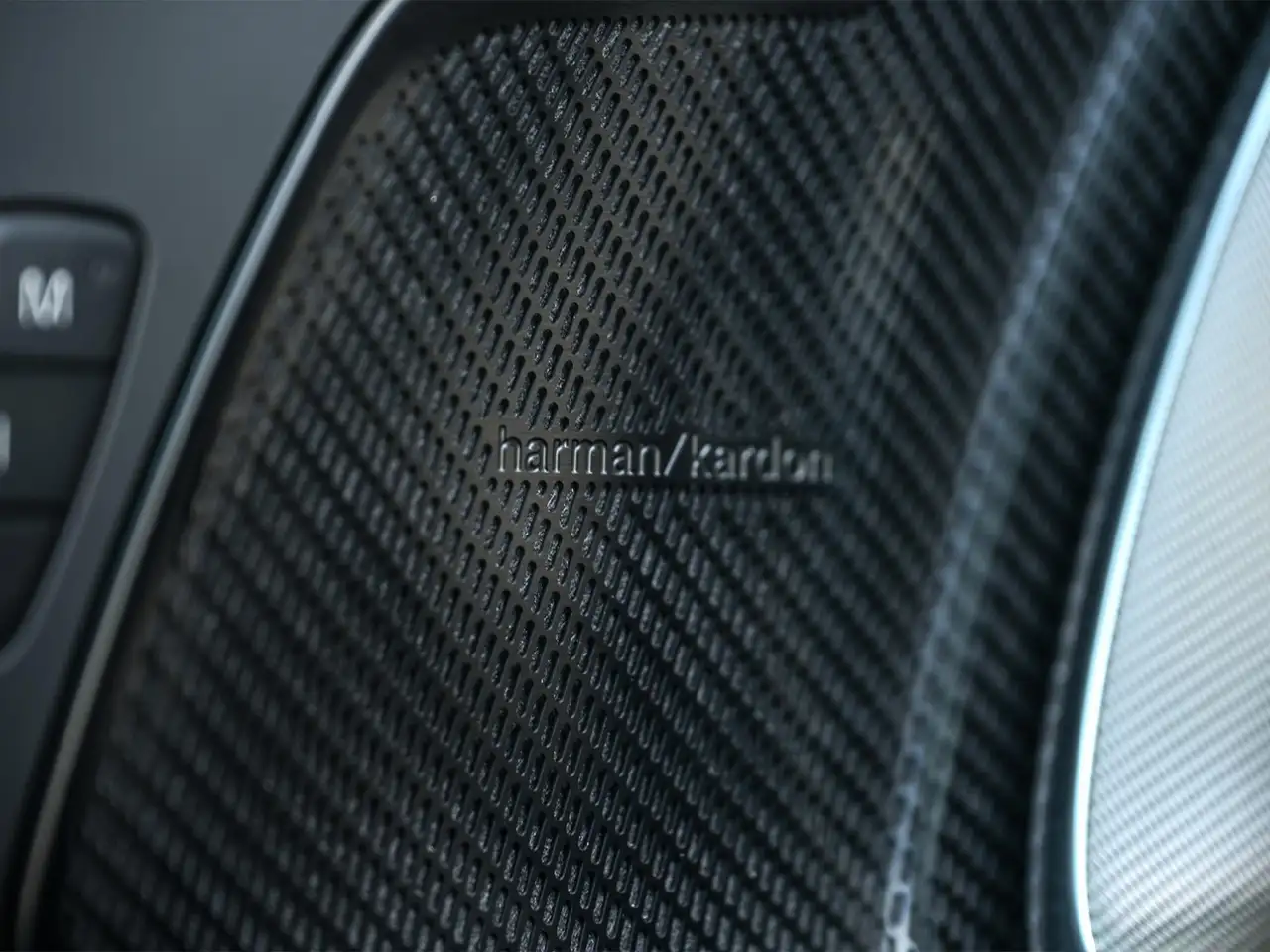 Volvo XC60 2.0 T8 Plug-in hybrid AWD Plus Black Edition Pan, миниатюра 4
