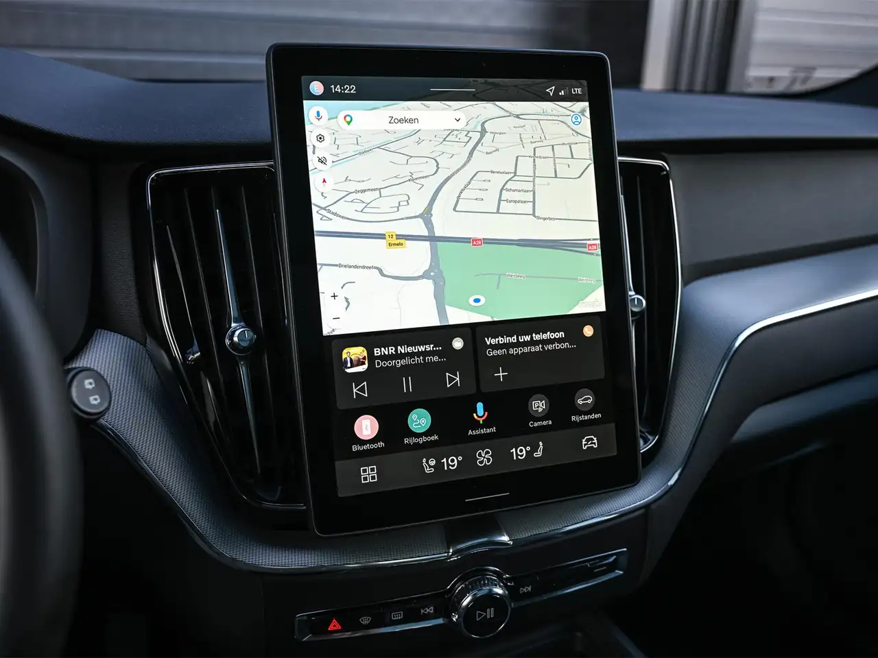 Volvo XC60 2.0 T8 Plug-in hybrid AWD Plus Black Edition Pan, миниатюра 27