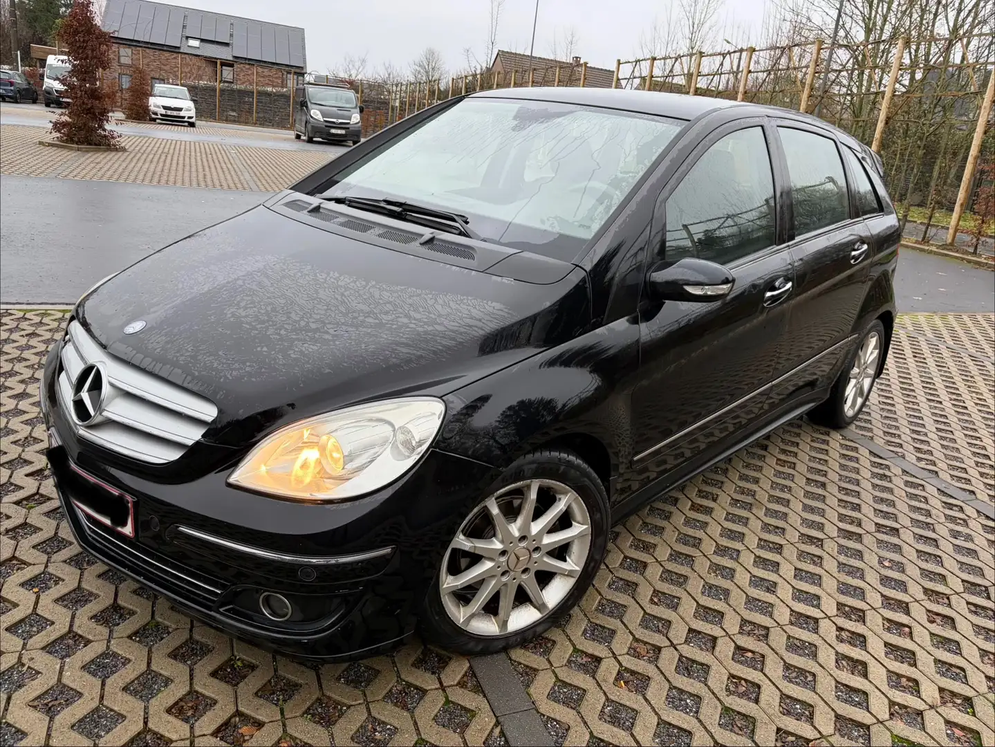 Mercedes-Benz B 180 Mercedes classe B prête à été immatric Zwart - 2