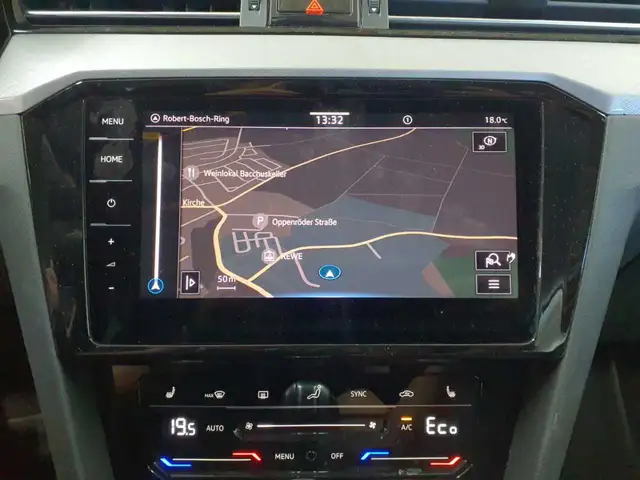 Volkswagen Passat view 12
