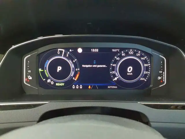 Volkswagen Passat view 11
