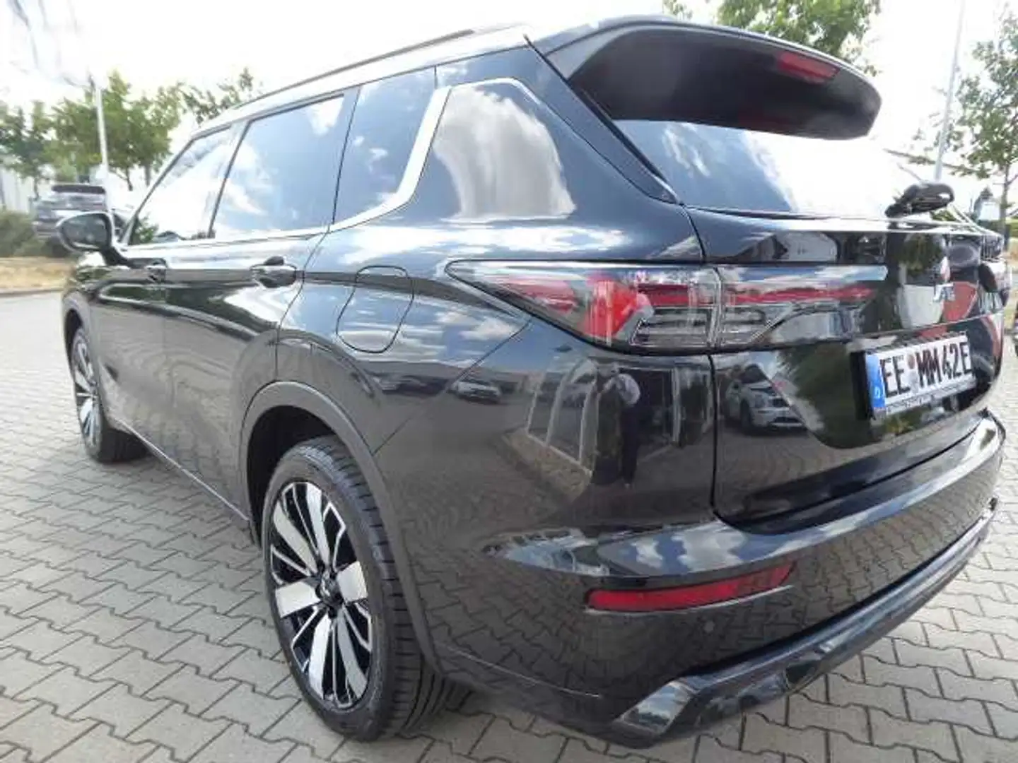 Mitsubishi Outlander 2.4L PHEV TOP Luxury-Paket Чёрный - 2