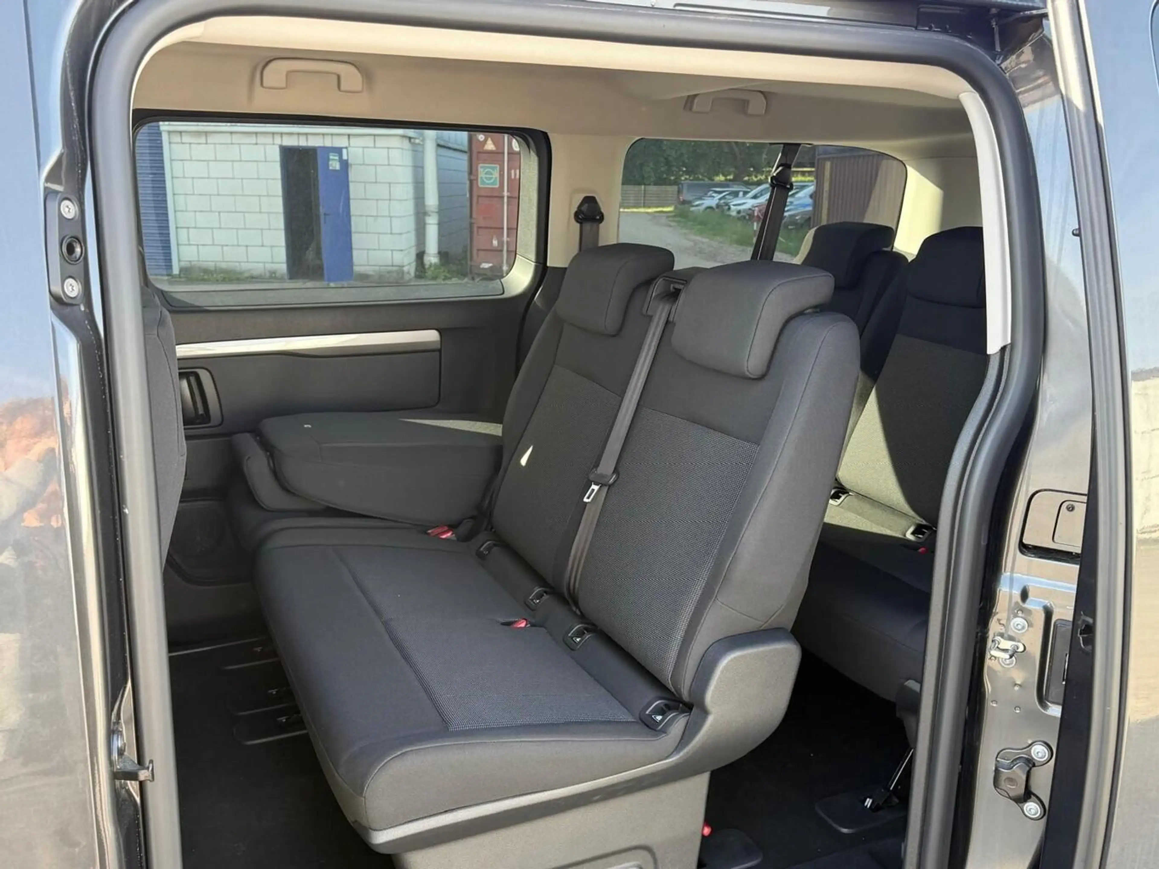 Citroen Spacetourer Plus XL 9S KlimaP LED CarP PDC PrivG 132 kW (17... — photo 9