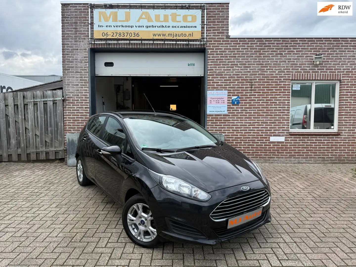 Ford Fiesta 1.0 Ambiente 5drs airco bluetooth Nero - 1