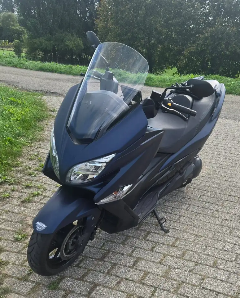 Suzuki Burgman 400