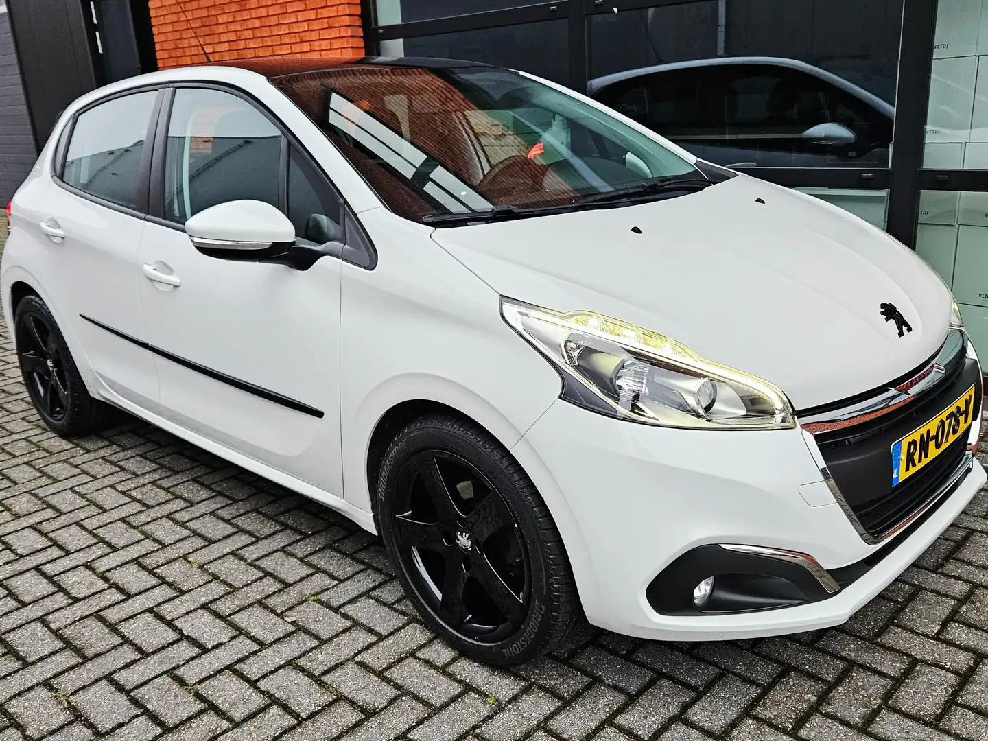 Peugeot 208 1.2 Blue Lion Navi Airco SOS Wit - 2