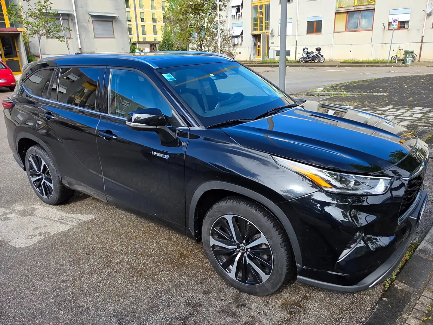 Toyota Highlander Highlander 2.5h Executive e-cvt Zwart - 2