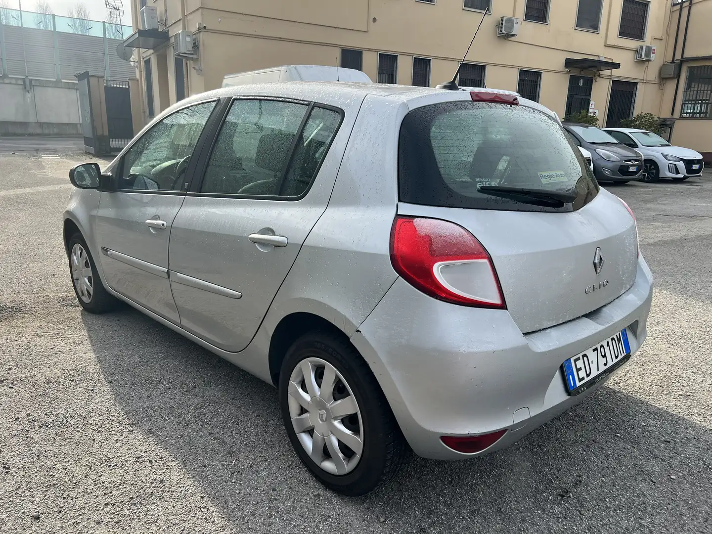 Renault Clio 5p 1.2 16v Confort - 2