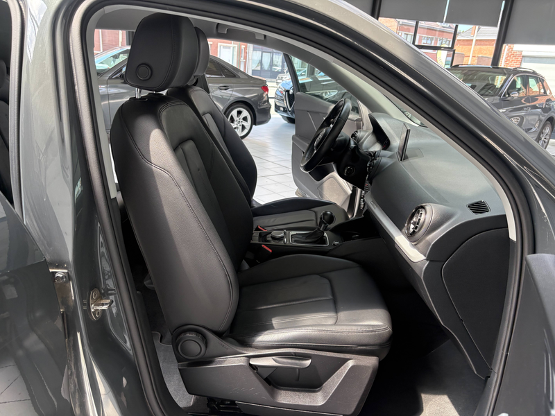 Audi Q2 Q2 1.6 TDi *CUIR * GPS * PDC * JANTES * — photo 12