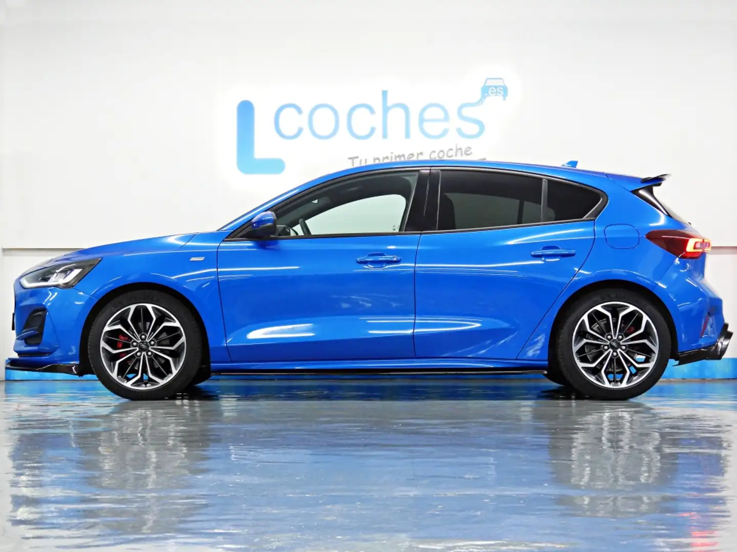 Ford Focus 1.0 Ecoboost MHEV ST-Line 155 Blau - 1