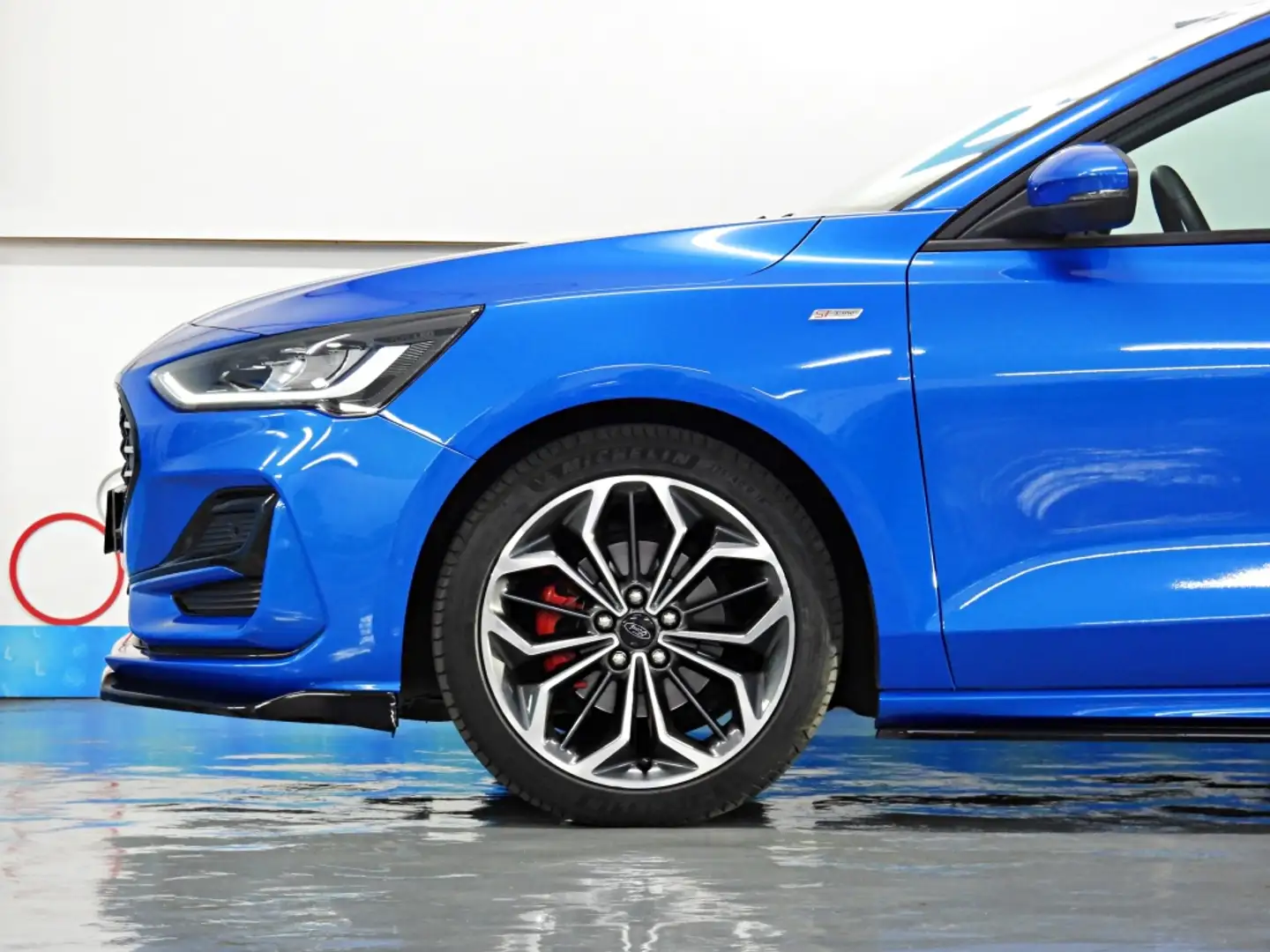 Ford Focus 1.0 Ecoboost MHEV ST-Line 155 Blau - 2