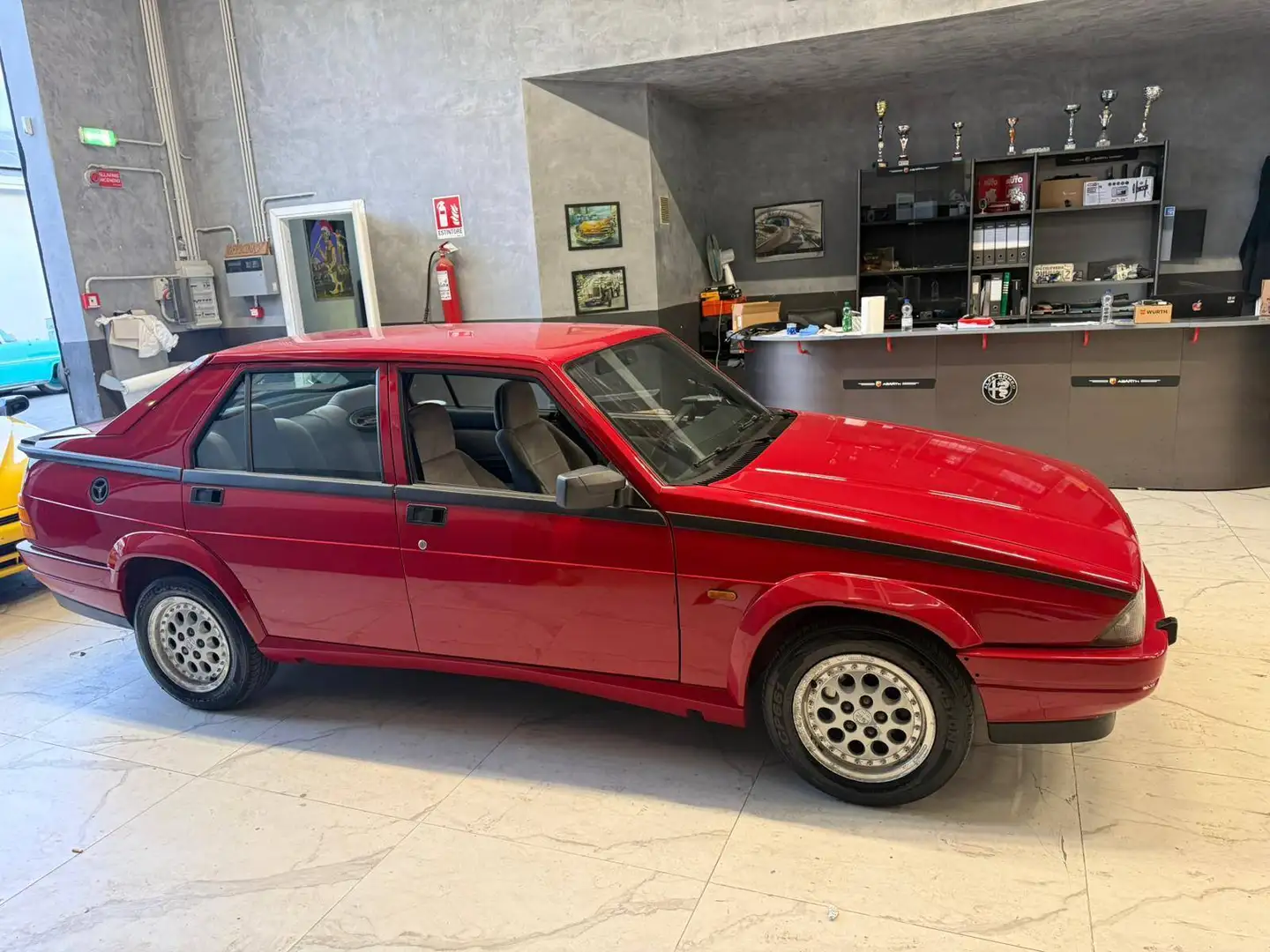 Alfa Romeo 75 75 1.8t America Rot - 2